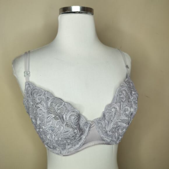 Victoria’s Secret Underwire Bra Floral Lace Lightly Lined - Picture 2 of 7